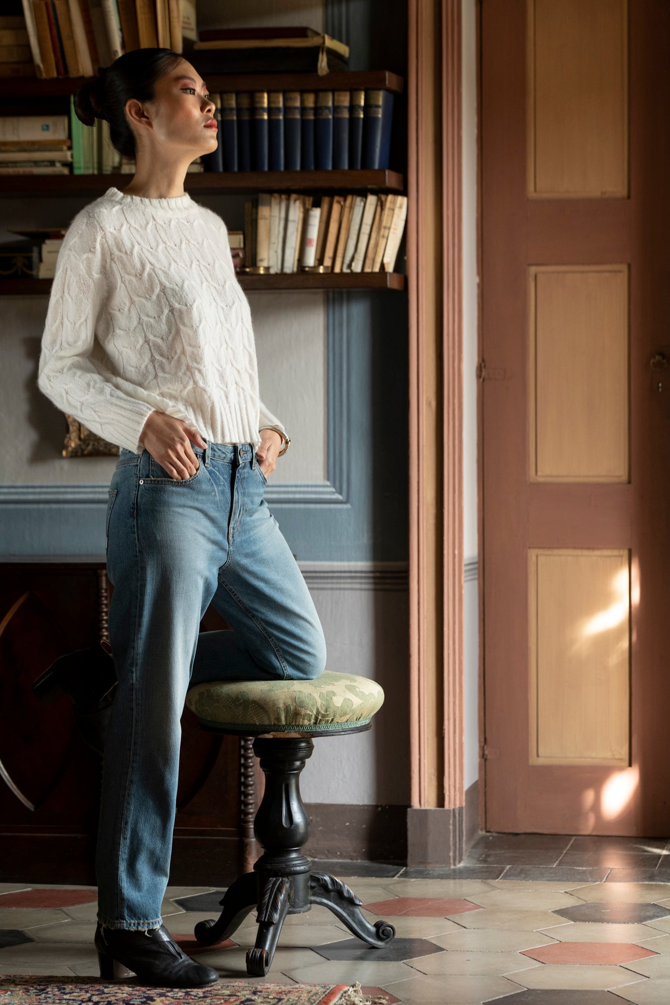 BOAT NECKLINE WITH CASHMERE AND SILK BRAIDS