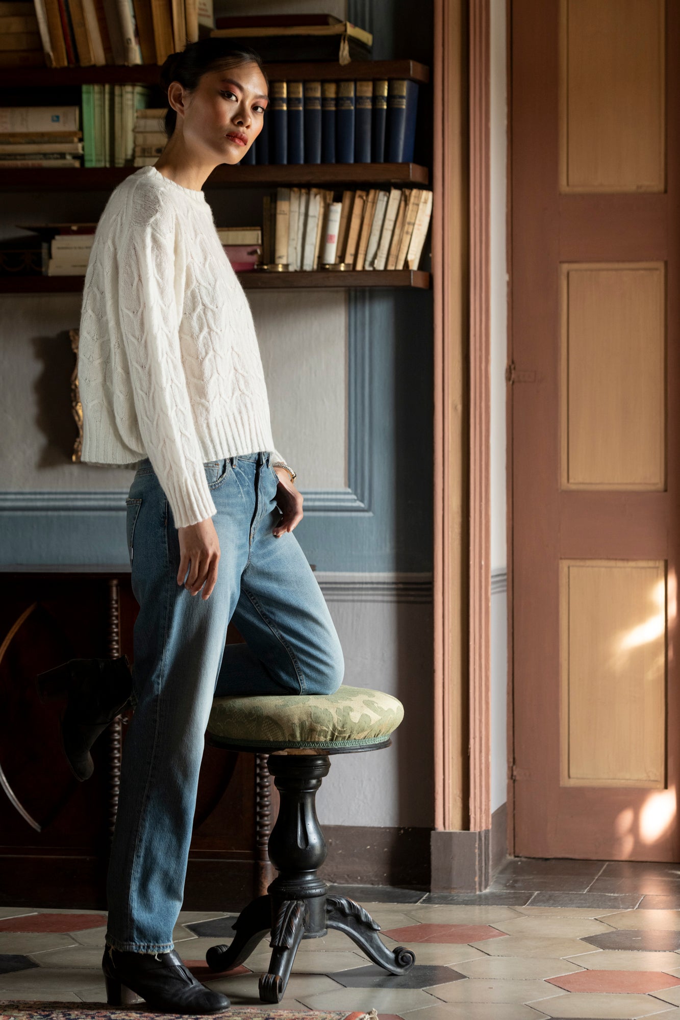 BOAT NECKLINE WITH CASHMERE AND SILK BRAIDS